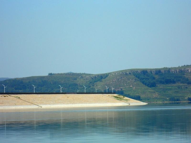 雷達水位計監測系統，實時監測水庫水位